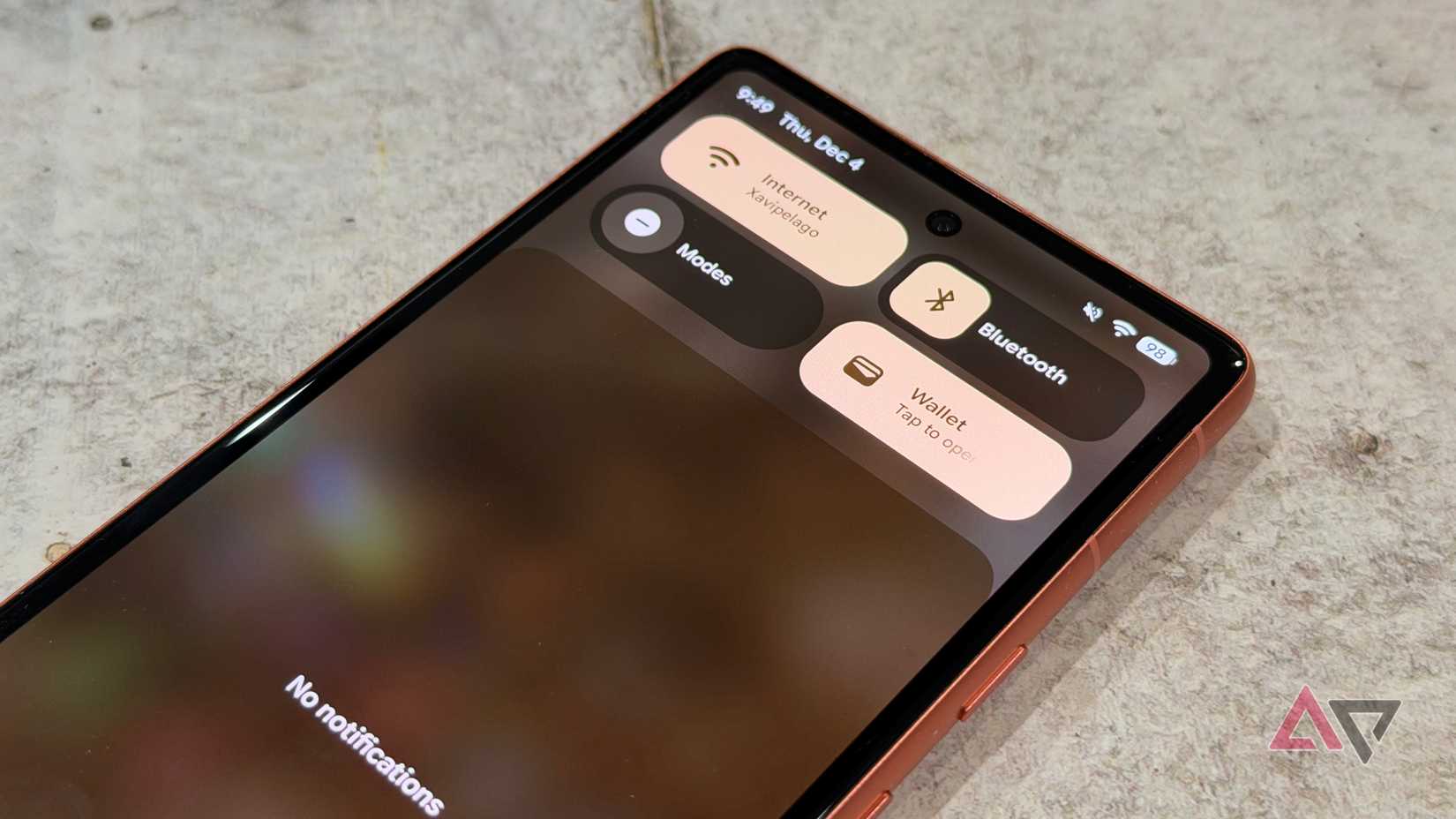 Aba de notificação do Android 16 em execução no Pixel 7a