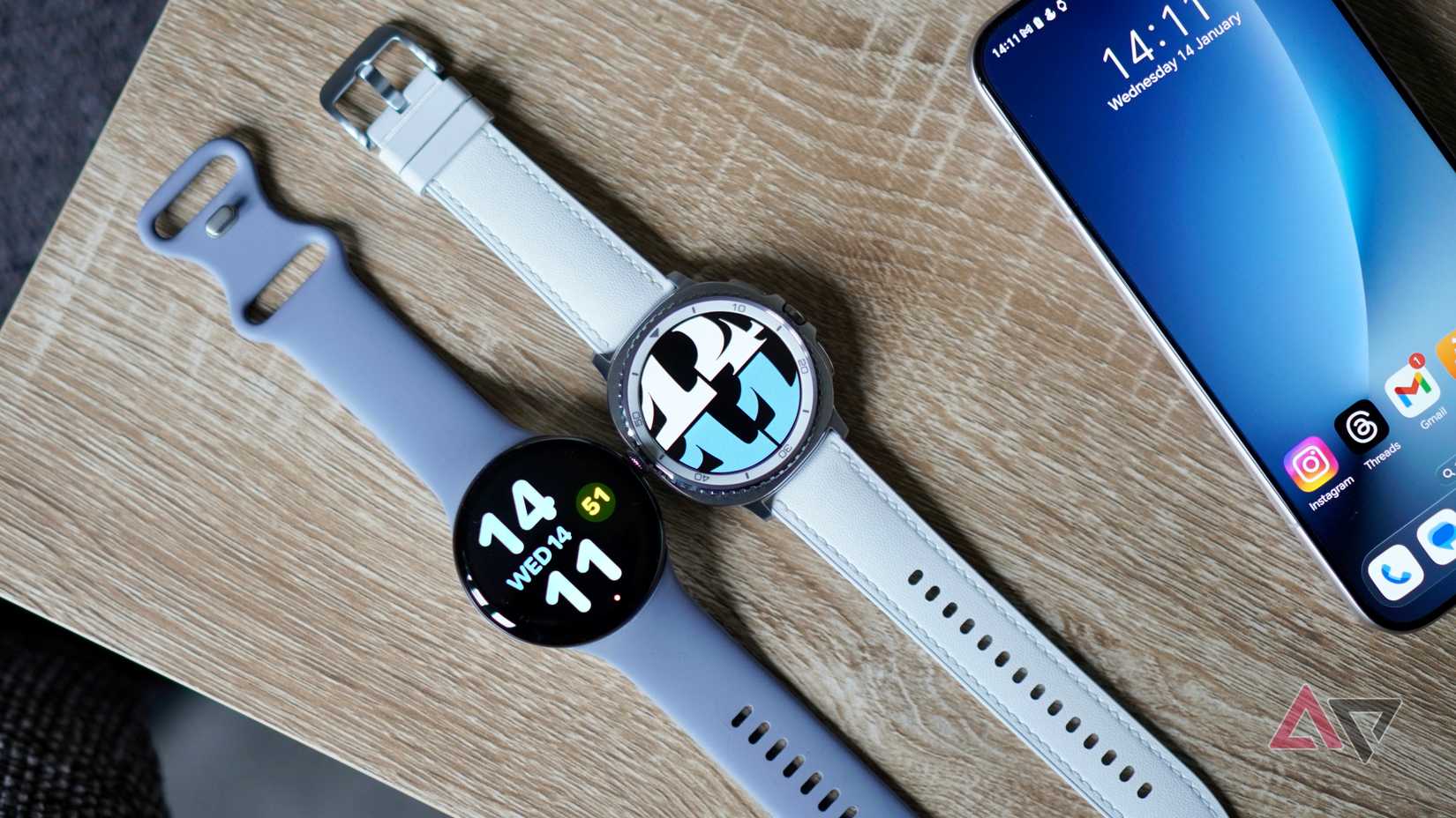 Il Samsung Galaxy Watch 8 Classic e Google Pixel Watch 4