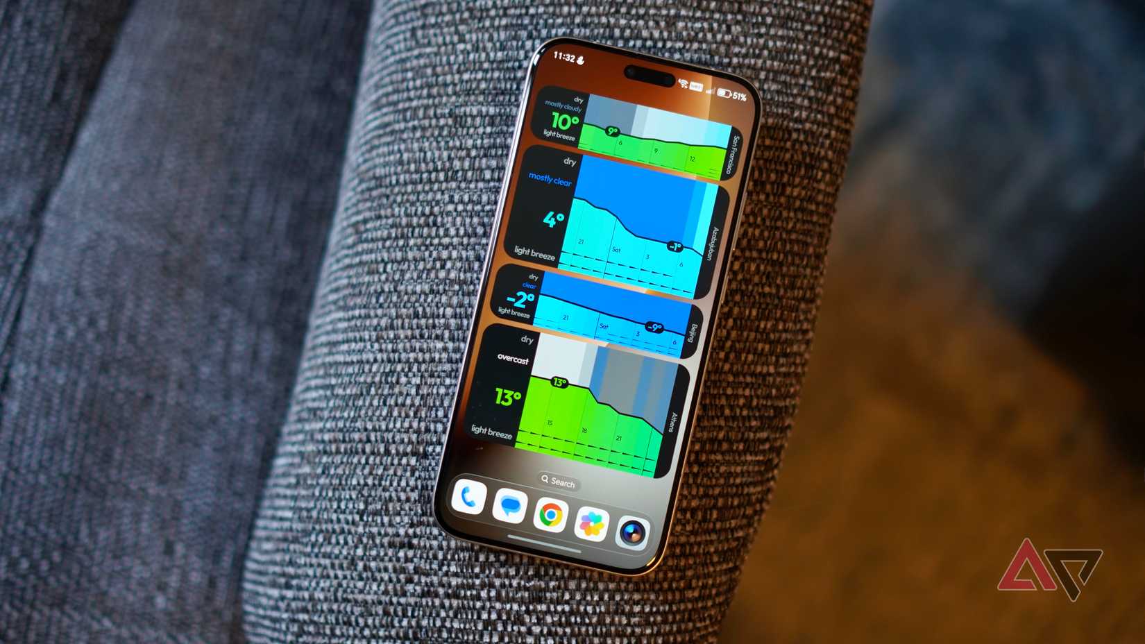 Uma tela inicial do telefone com o Glance Weather Widget