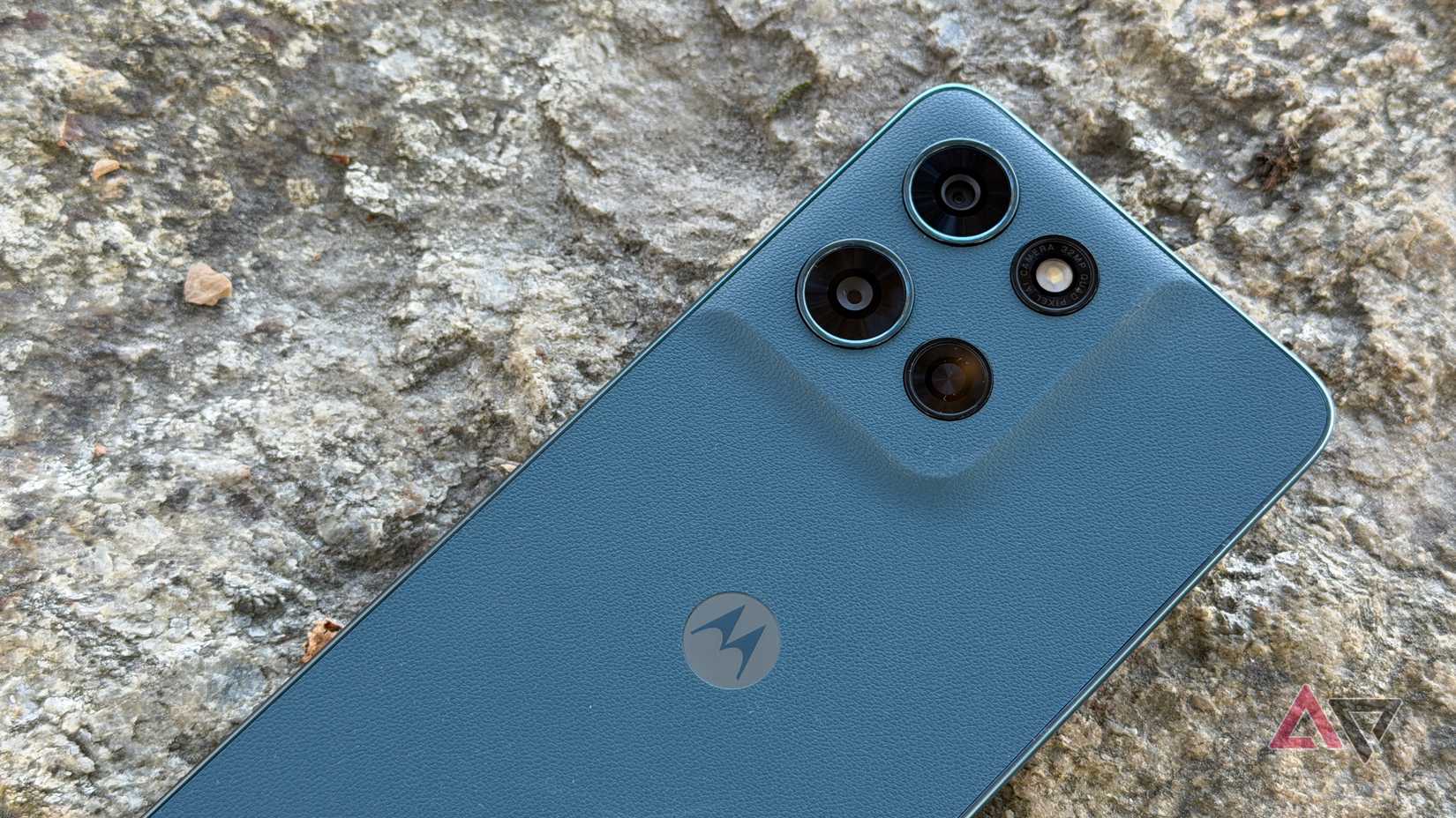 Conjunto de câmeras no Moto G Play 2026