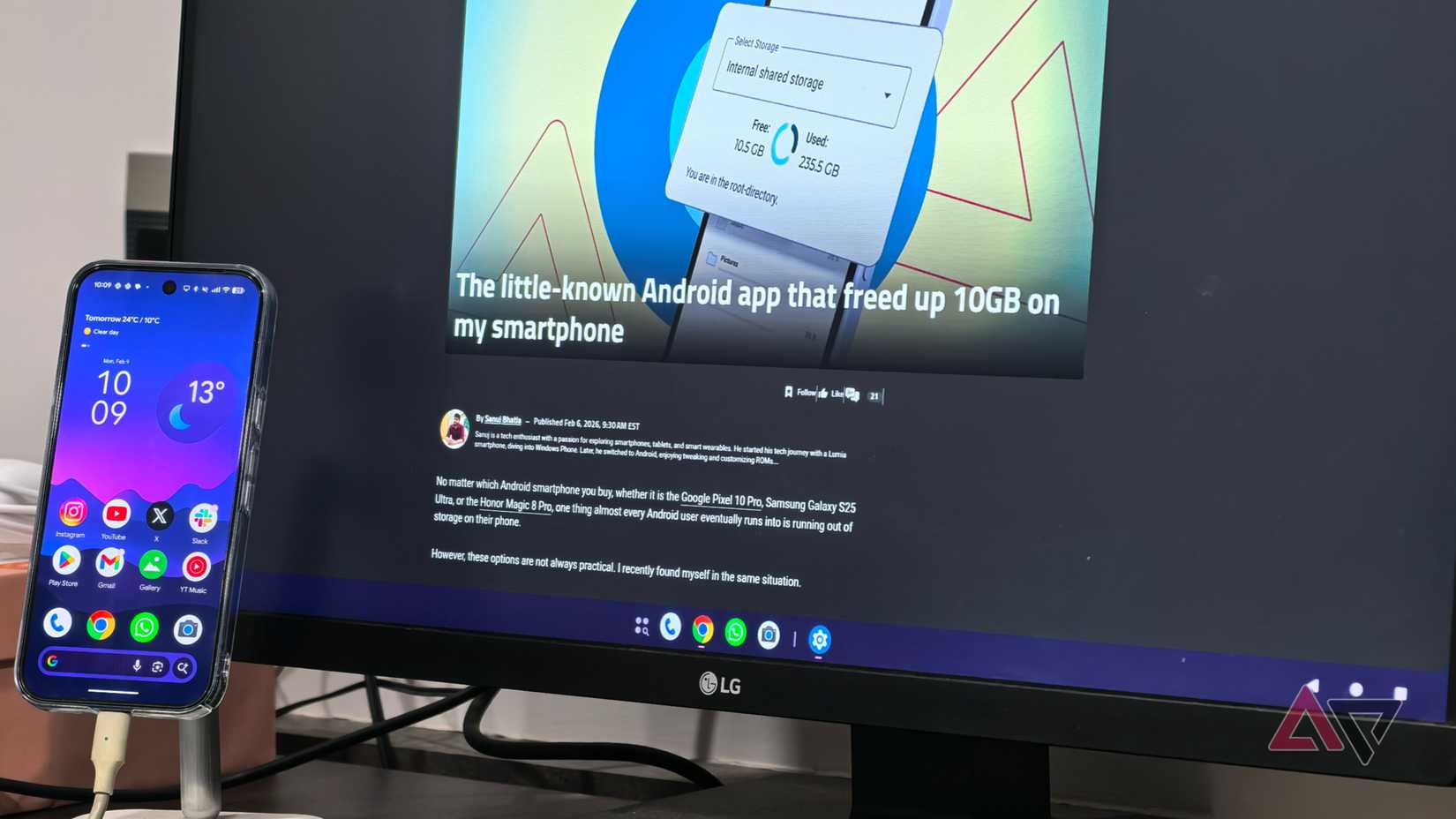 Visão ampla da configuração do modo desktop Android com telefone e monitor