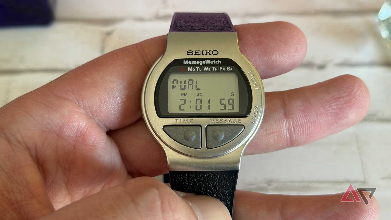 Função de fuso horário duplo no Seiko MessageWatch