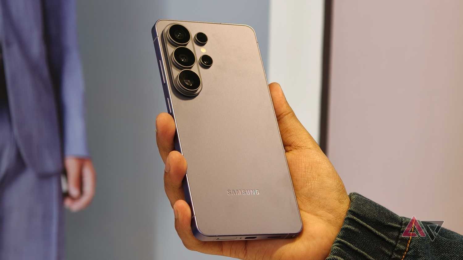 Samsung Galaxy S26 Ultra in hand