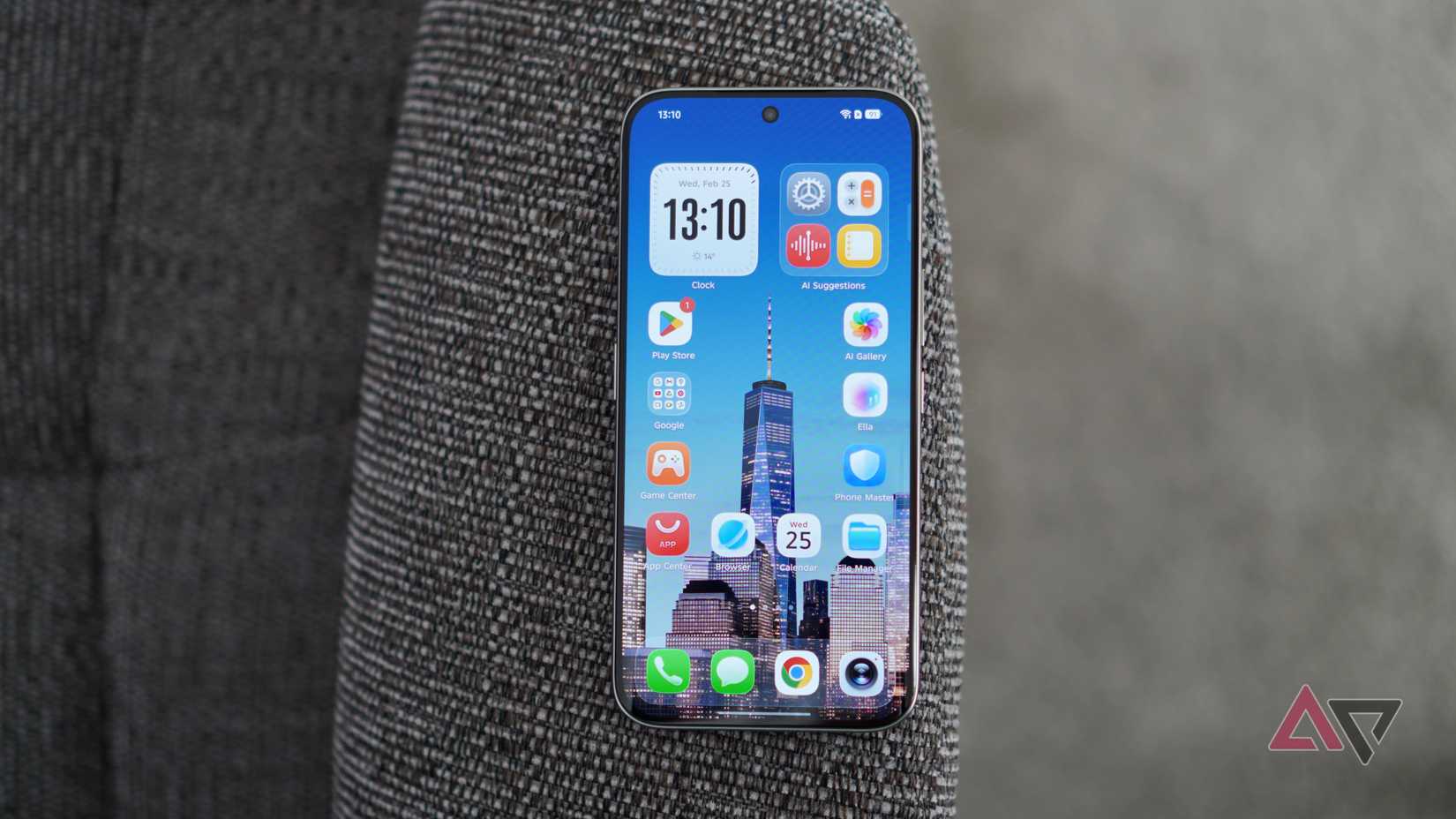 Lo schermo del Tecno Camon 50 Ultra