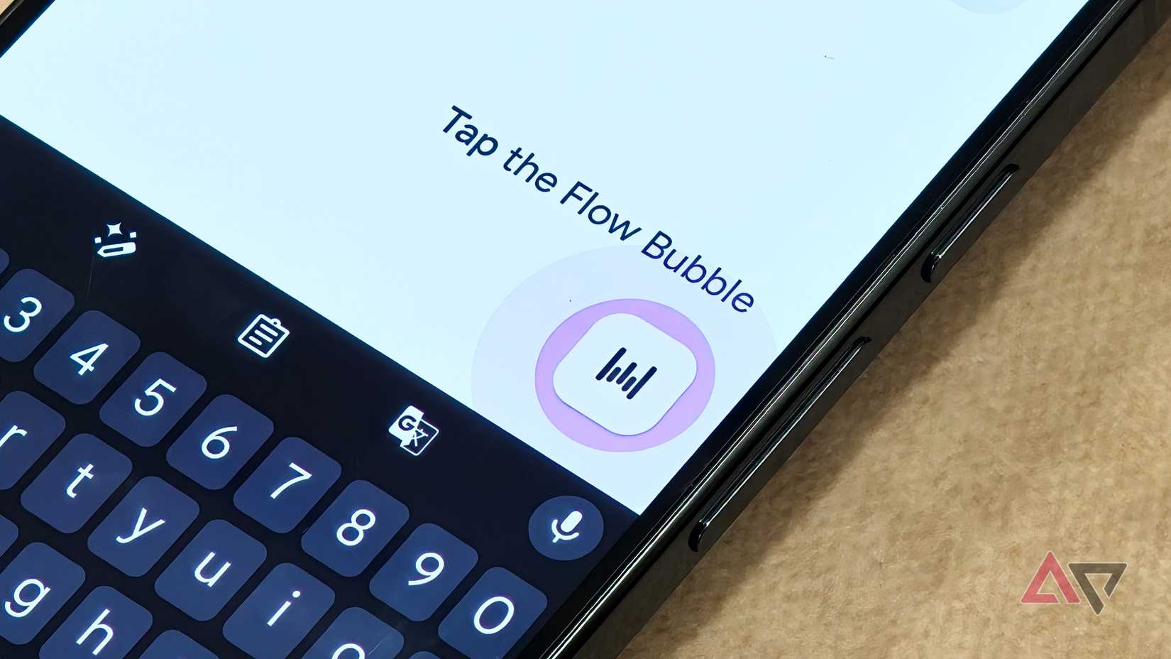 Close do botão de voz Flow Bubble acima da interface do teclado Android