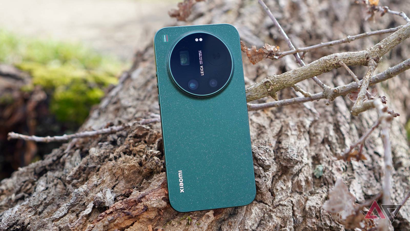 The back of the Xiaomi 17 Ultra