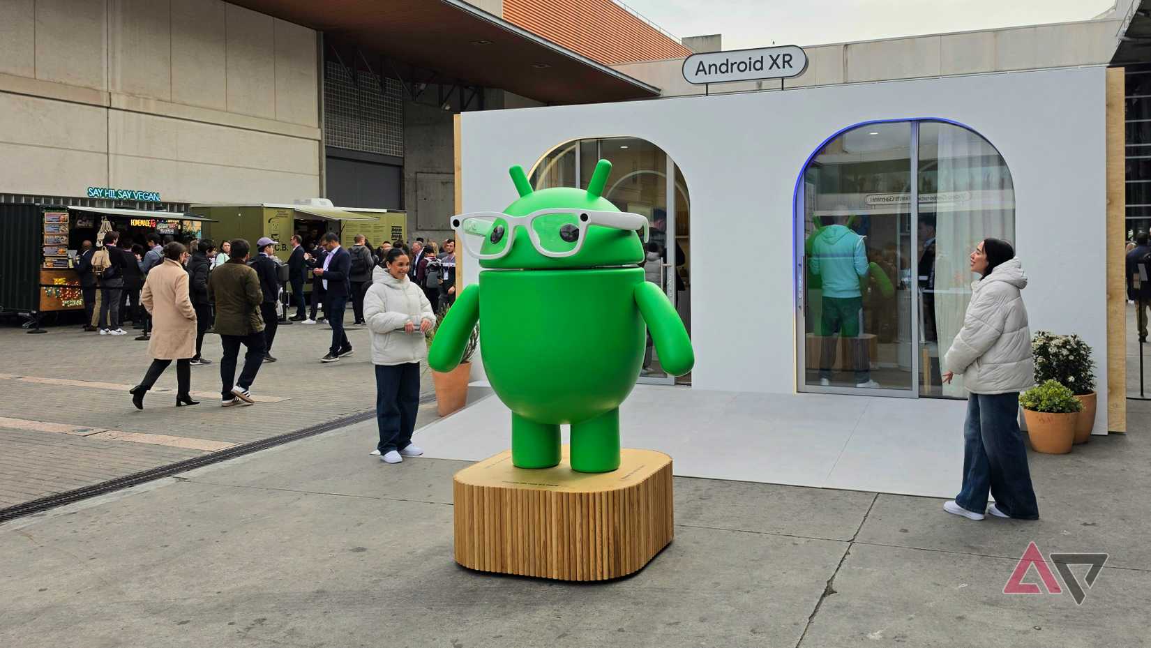 Lo stand di Google AI Glasses al MWC 2026