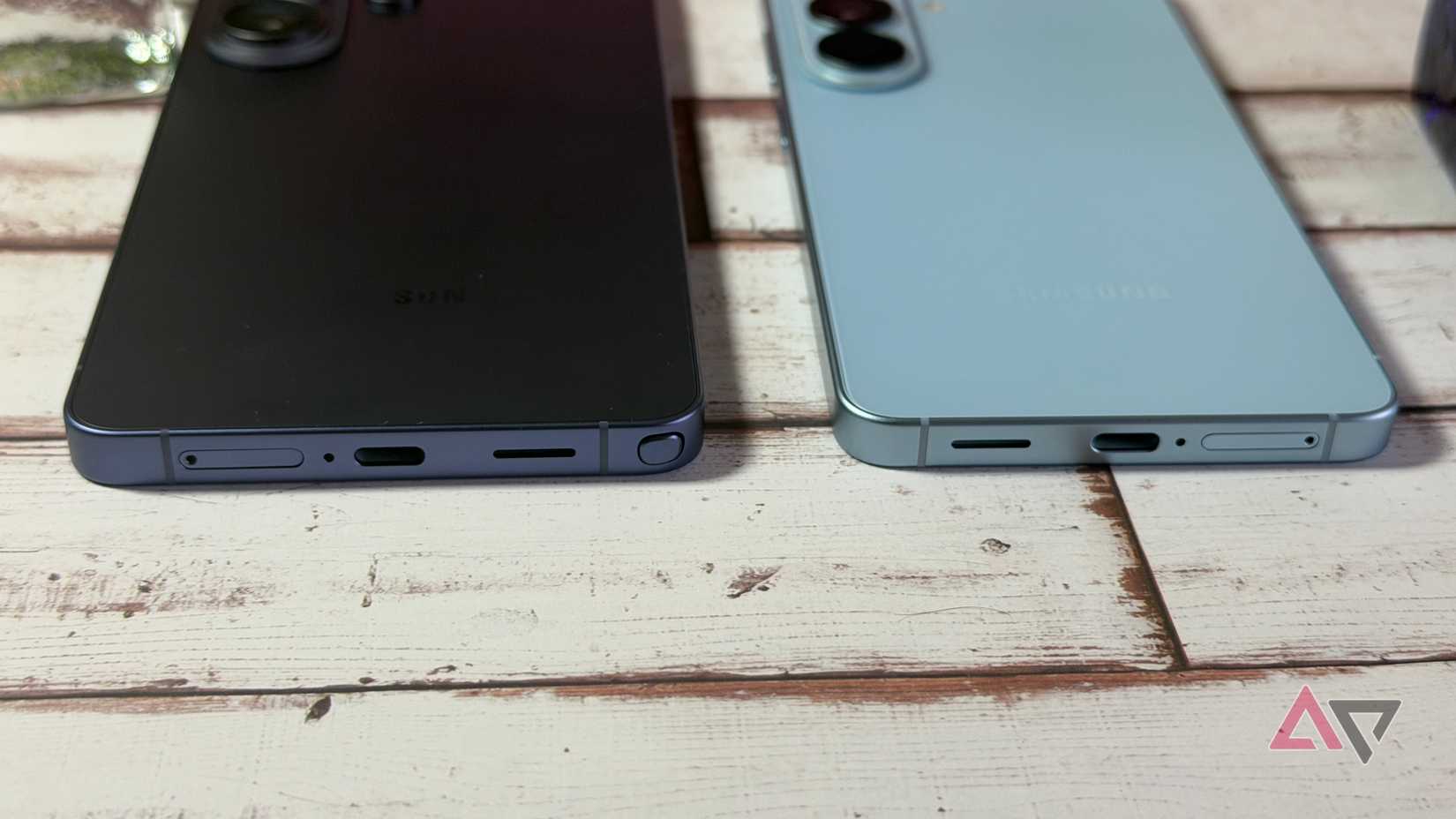 Samsung Galaxy S26 ao lado de um Galaxy S26 Ultra