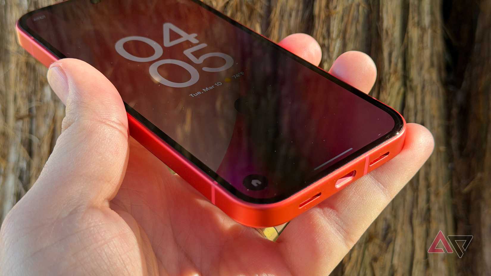 Tela e engastes do Google Pixel 10a mostrados