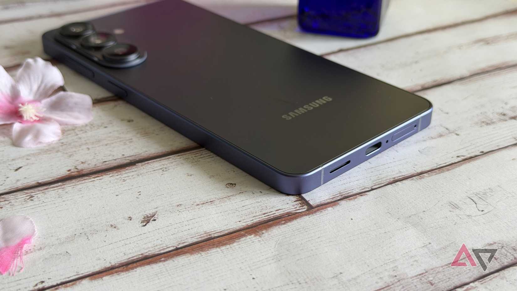 Moldura inferior do Samsung Galaxy S26+