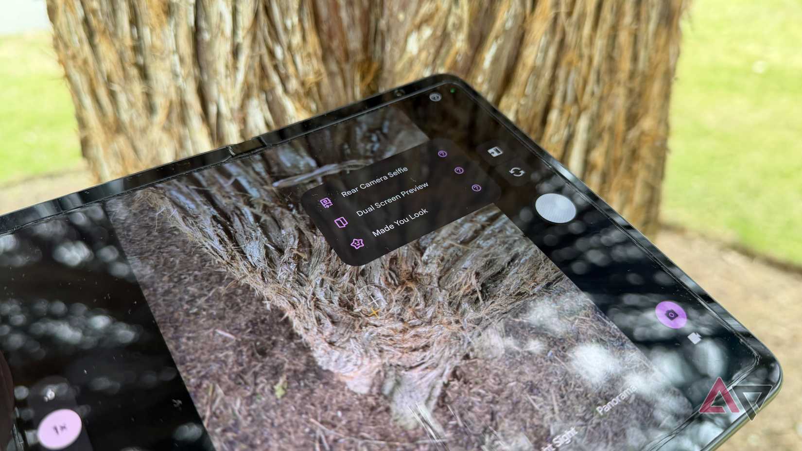 Pré-visualização em tela dupla mostrada no Google Pixel Fold