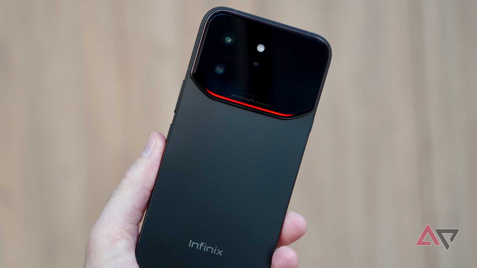 La luce inferiore dell'Infinix Note 60 Ultra