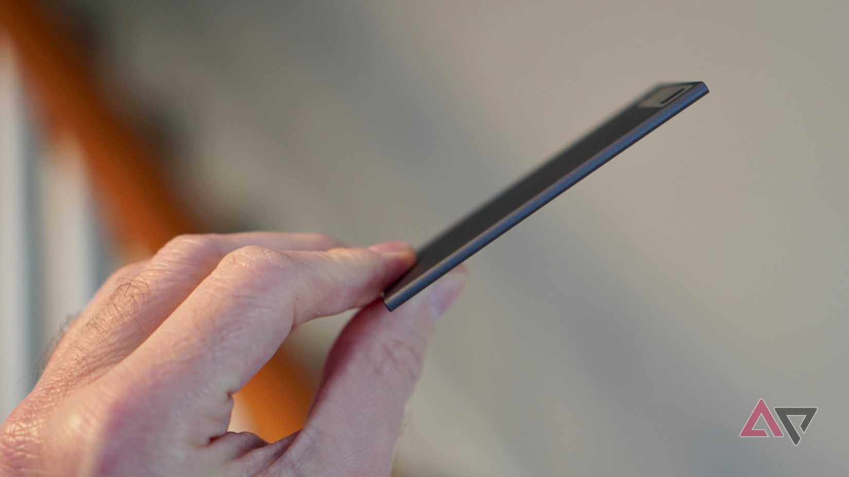 A lateral do Mobvoi TicNote