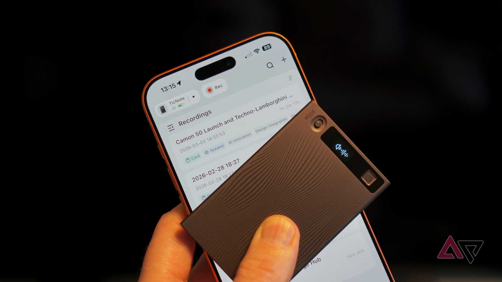 O Mobvoi TicNote com um iPhone