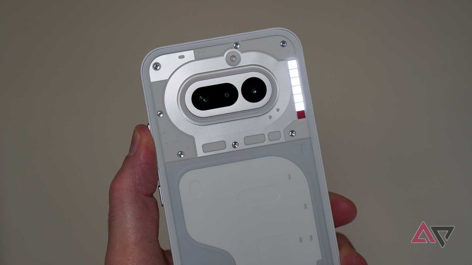 Il glifo del Nothing Phone (4a) si illumina