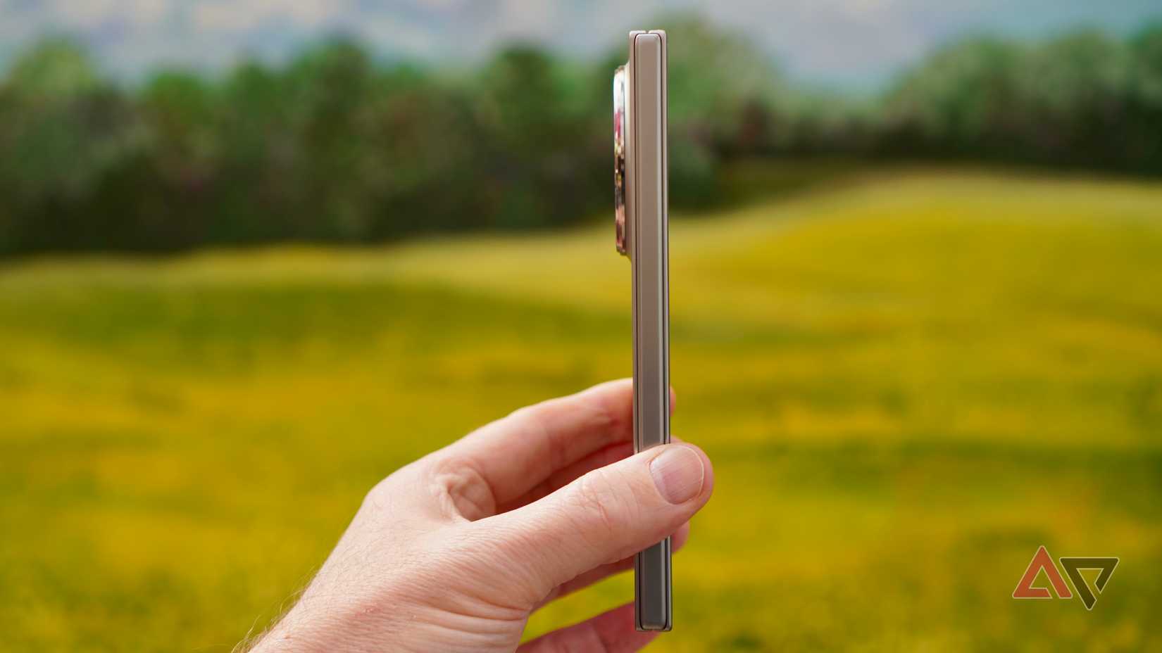 The side of the Oppo Find N6