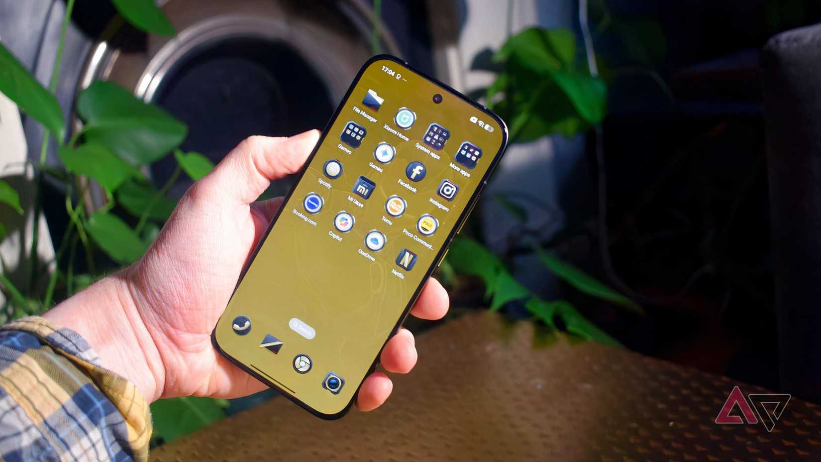 Edição do Homem de Ferro Poco X8 Pro