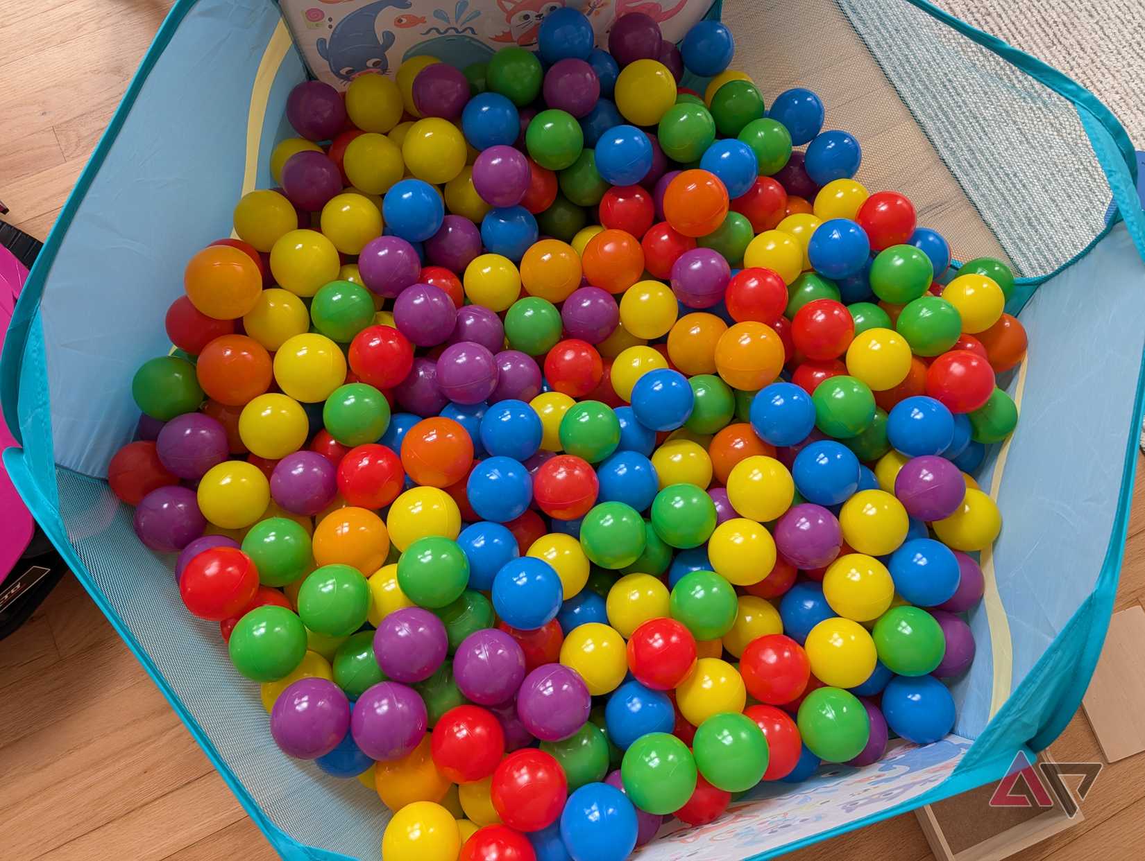 Foto de uma bola tirada no Pixel 10 Pro XL