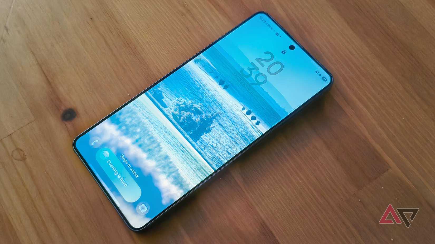 O Samsung Galaxy S26 Ultra em sua tela de bloqueio.