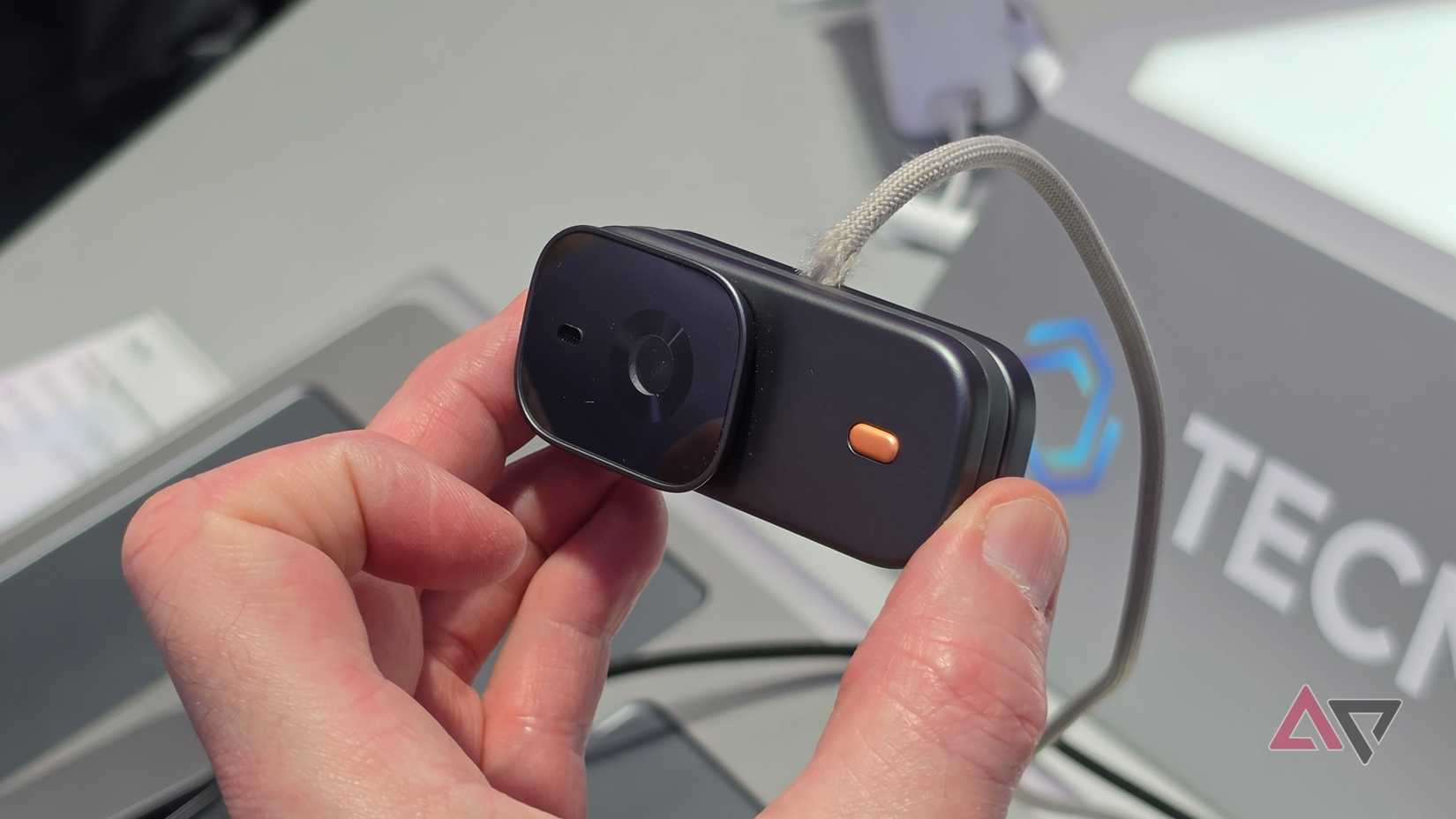 A câmera de ação do telefone conceito Tecno Magnetic Modular