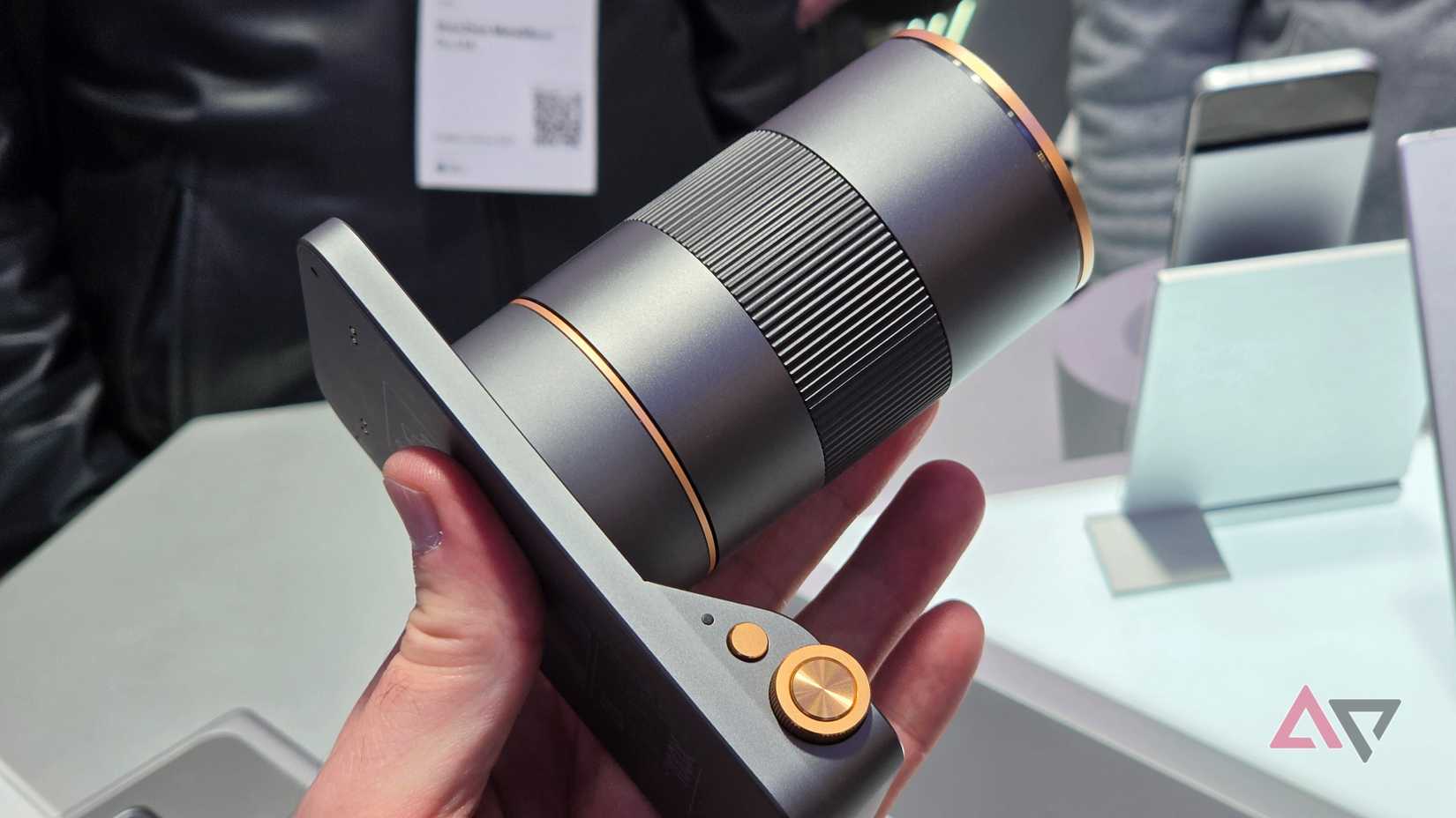 A câmera de telefone do conceito Tecno Magnetic Modular