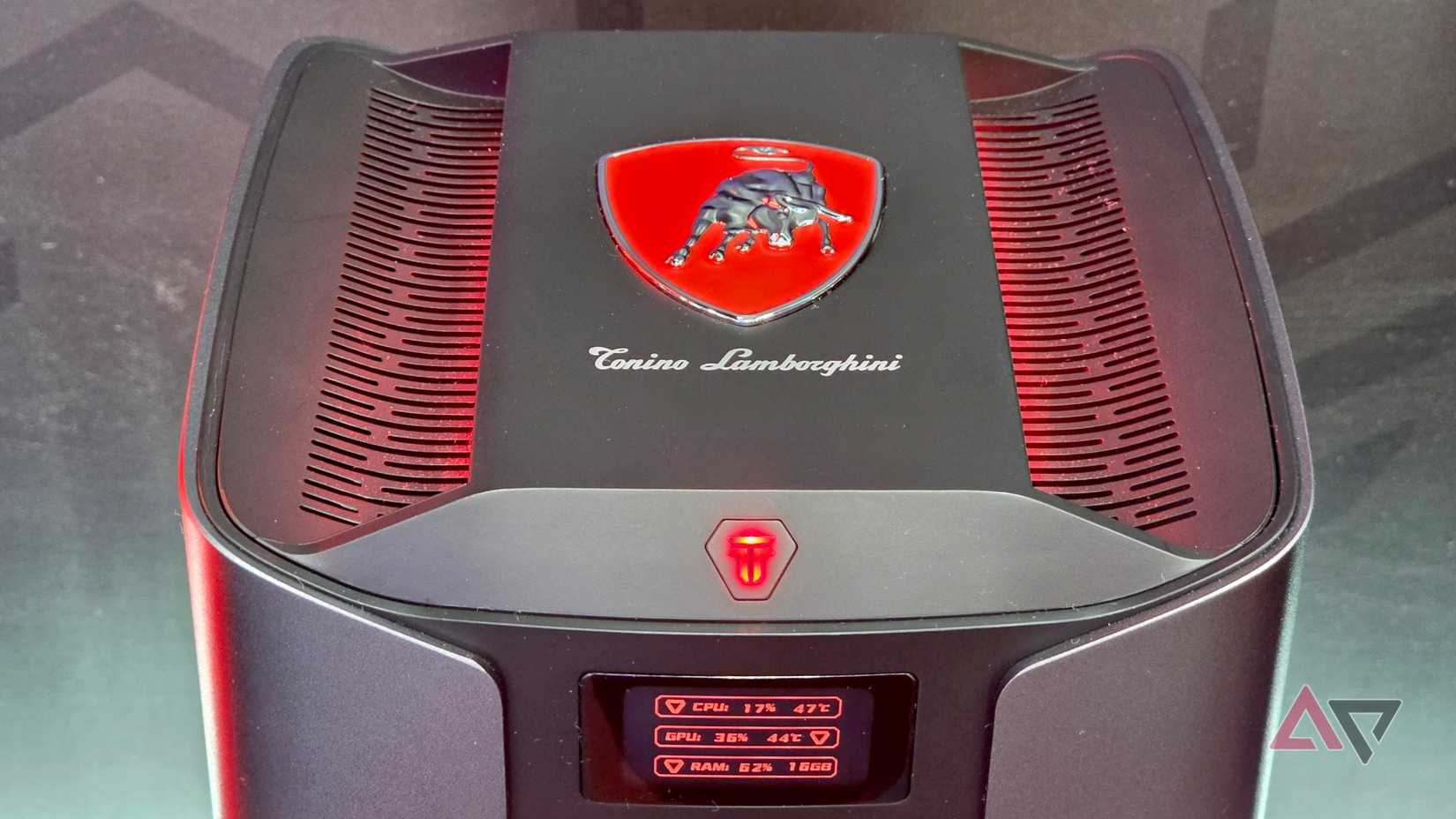 A parte superior do PC Tecno X Tonino Lamborghini