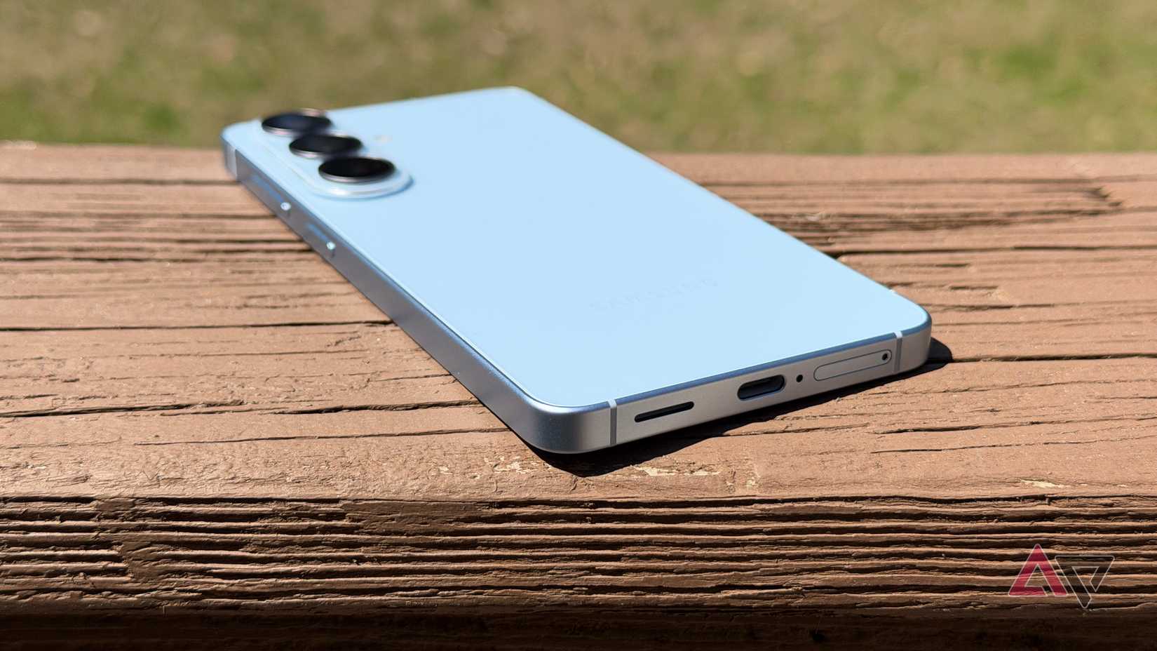 Porta de carregamento USB-C vista no Galaxy S26