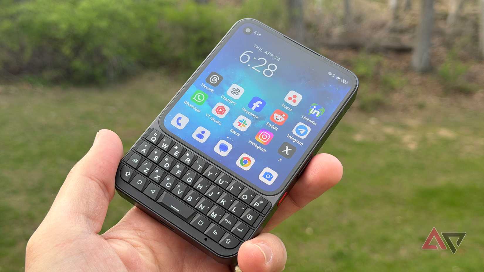 Tela do Unihertz Titan 2 Elite mostrada contra a luz