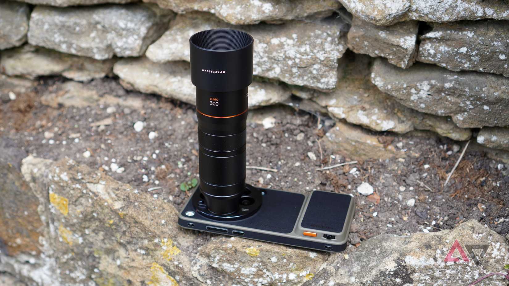 A lente teleconversora instalada no Oppo Find X9 Ultra