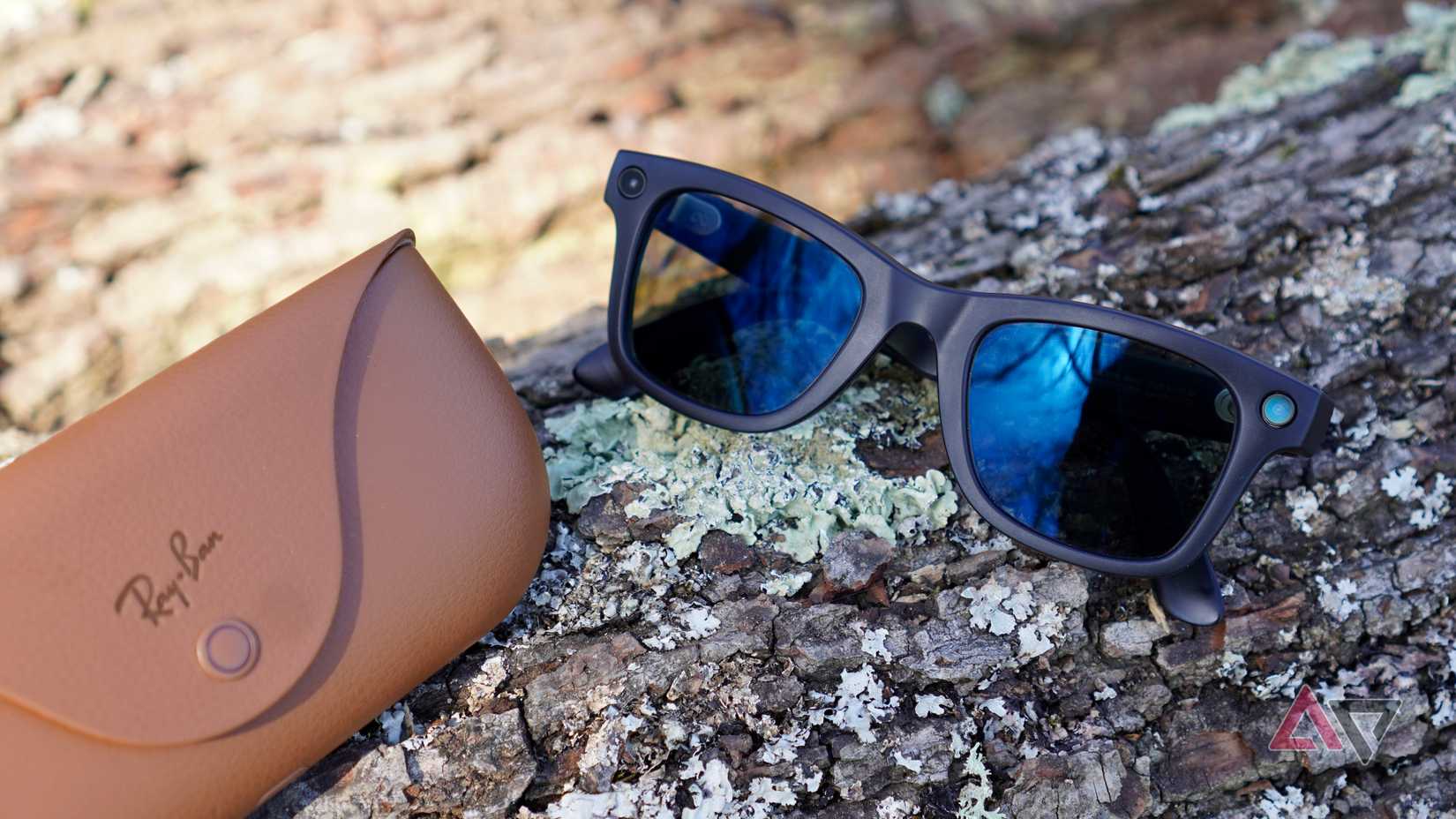 The Ray-Ban Meta (Gen 2) with the case