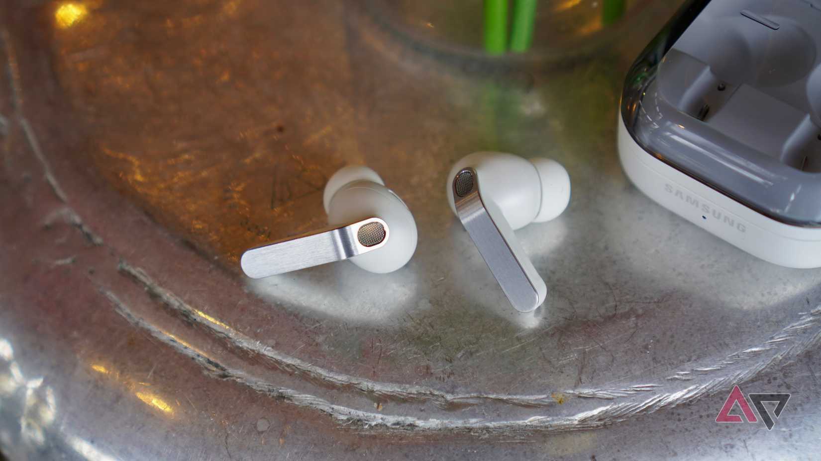 Os fones de ouvido Samsung Galaxy Buds 4 Pro