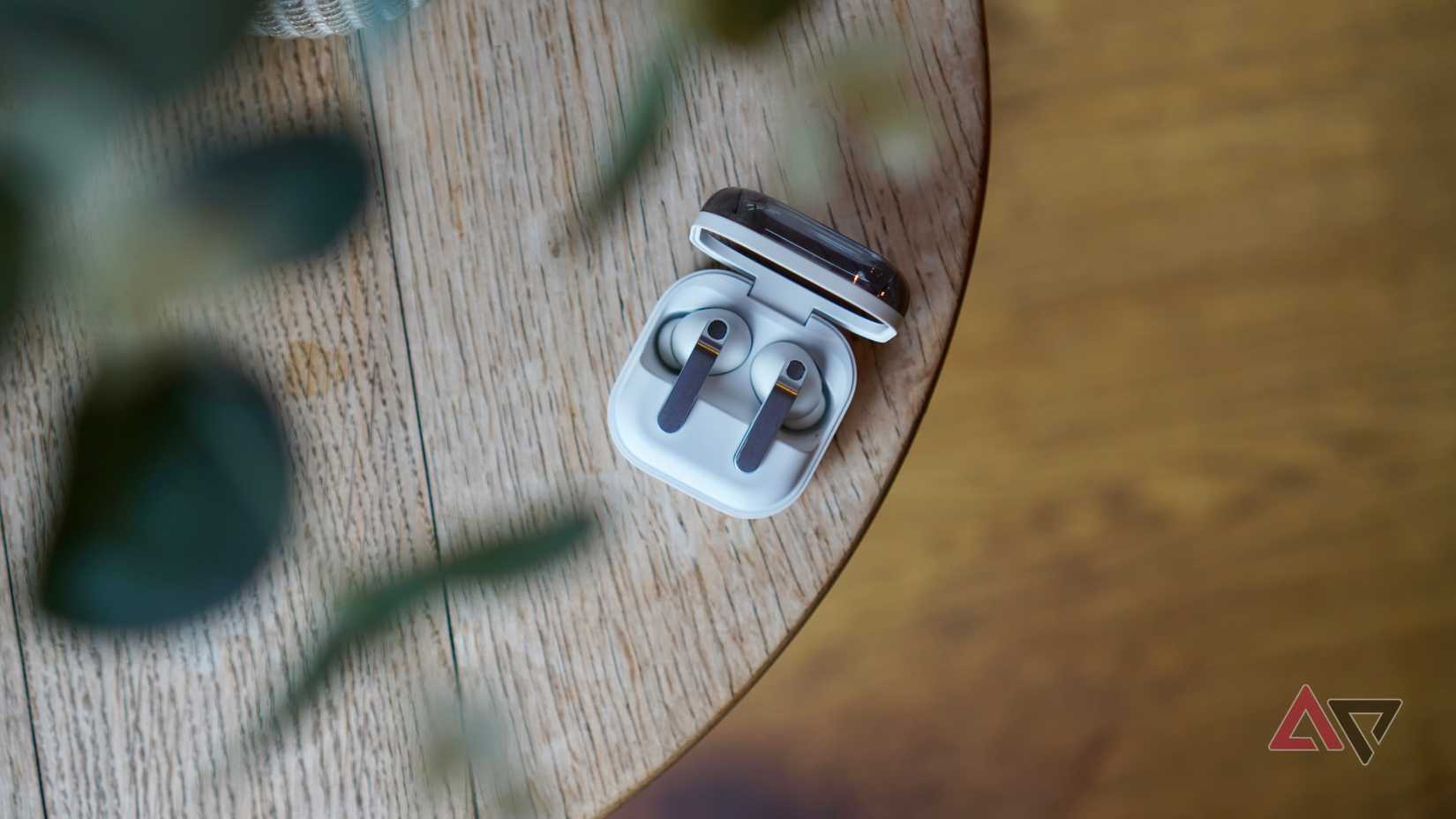 The Samsung Galaxy Buds 4 Pro in the case