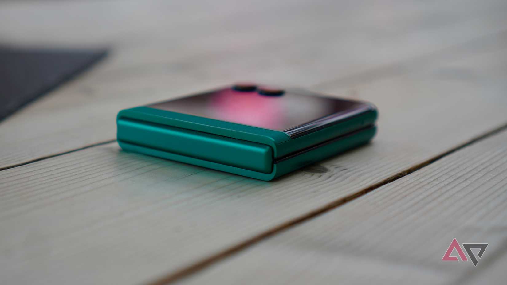 The closed hinge on the Motorola Razr 2026