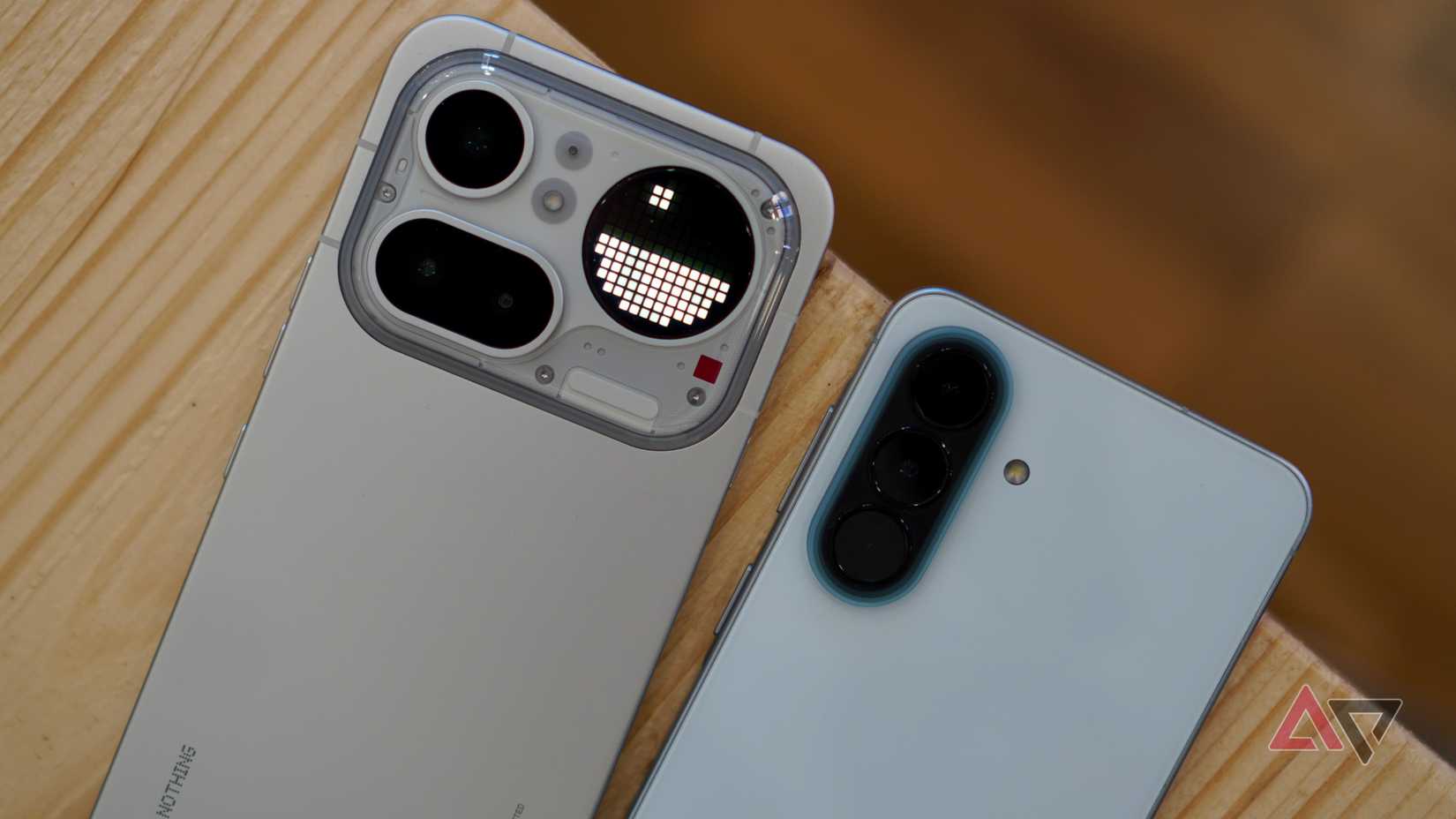 As câmeras do Nothing Phone 4a Pro e do Samsung Galaxy A57