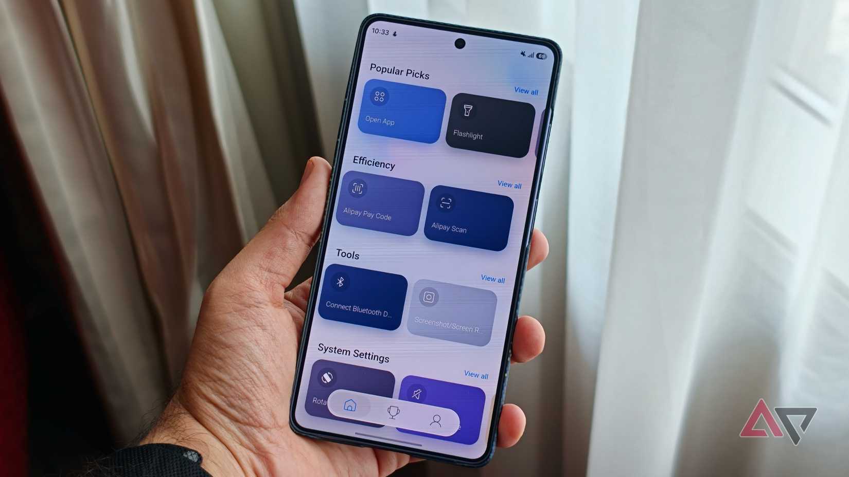 Galaxy S26 Ultra exibindo o aplicativo Aaron Button com atalhos e controles rápidos na tela