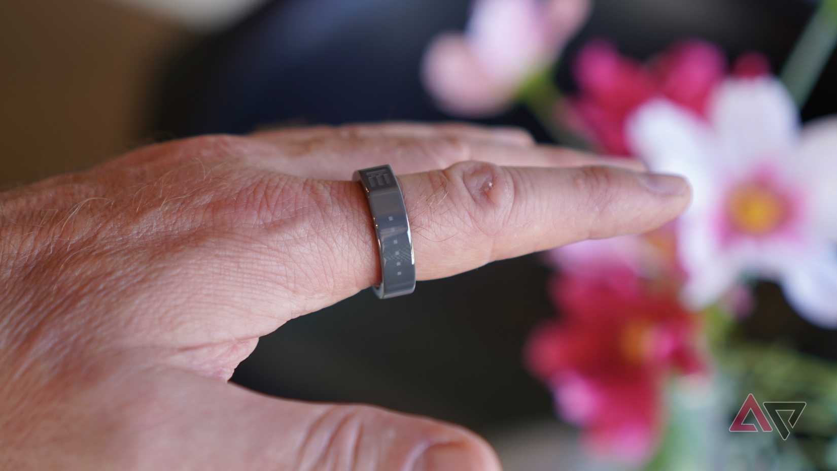 The Even G1 smart ring accessory for the Even Realities Even G2 smartglasses