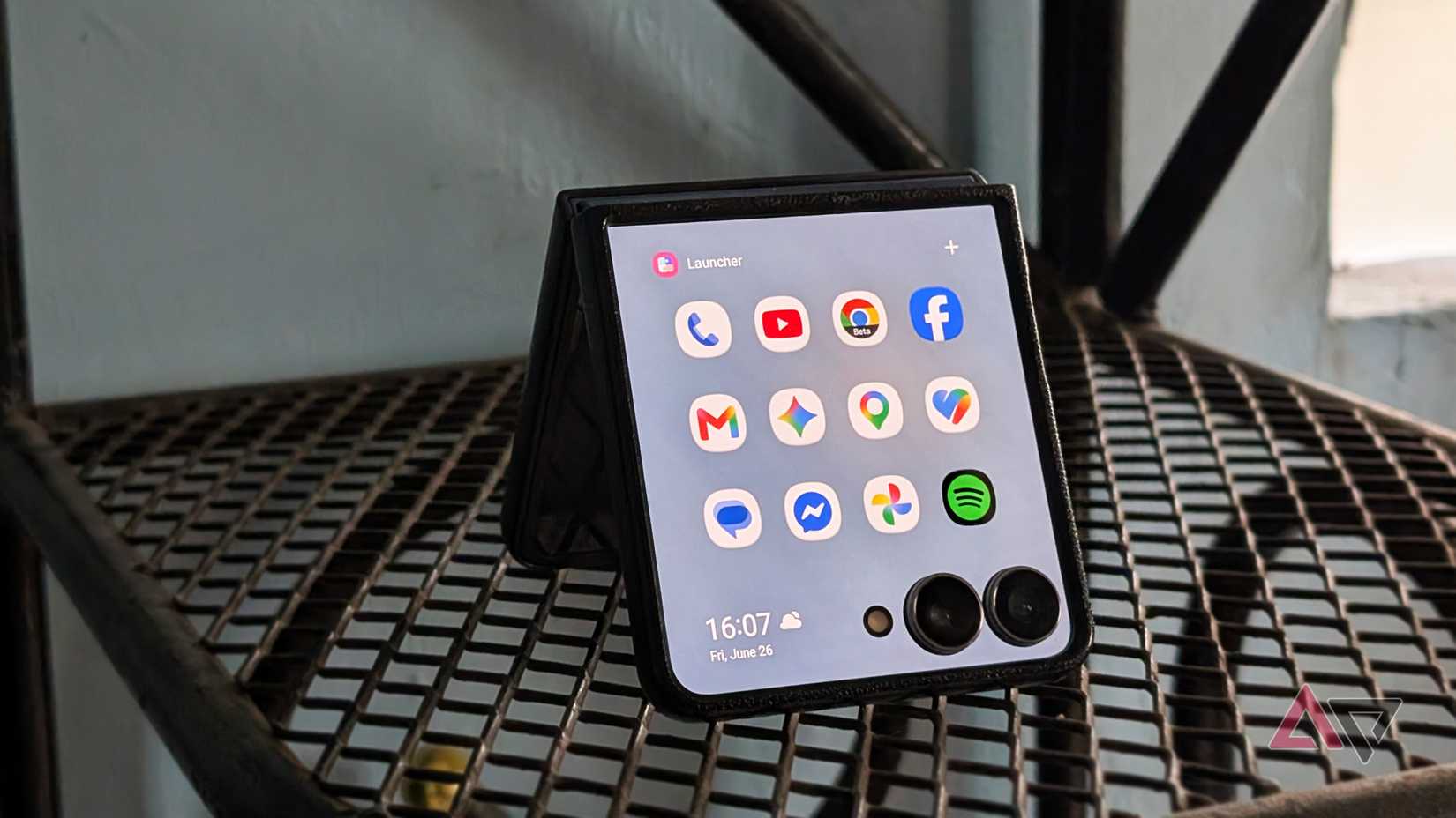 Aplicativos Android e Google com Facebook Messenger Spotify no Samsung Galaxy Z Flip 7