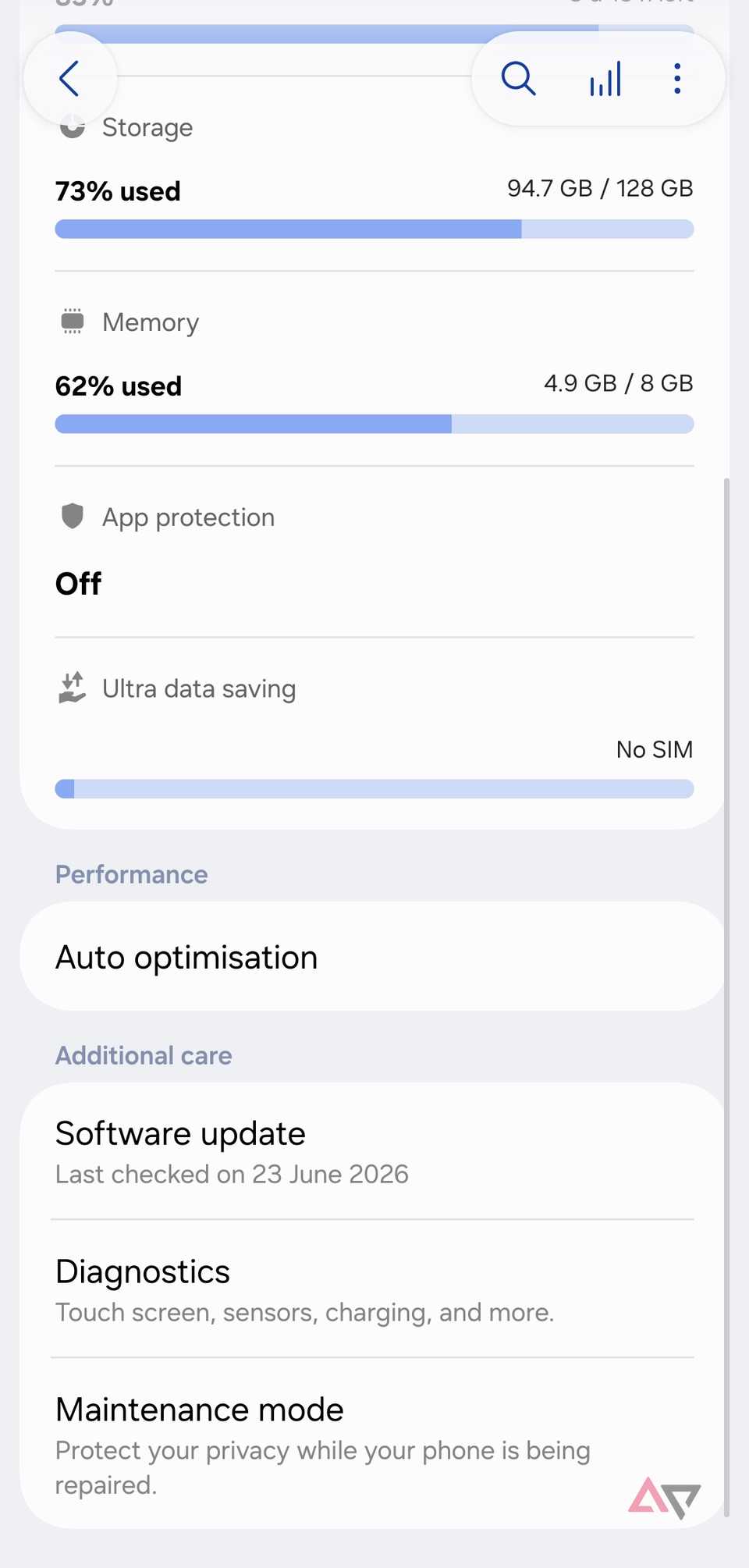 Uno screenshot che mostra il menu Prestazioni in One UI
