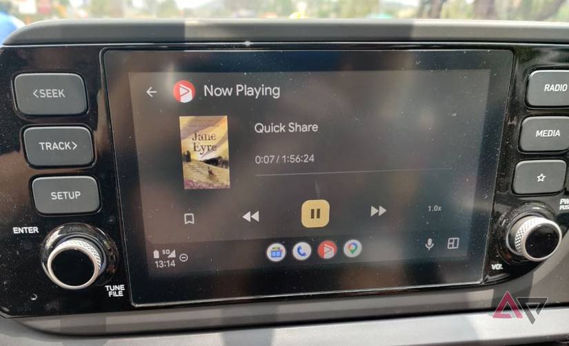Captura de tela mostrando o aplicativo Smart Audiobook Player no Android Auto