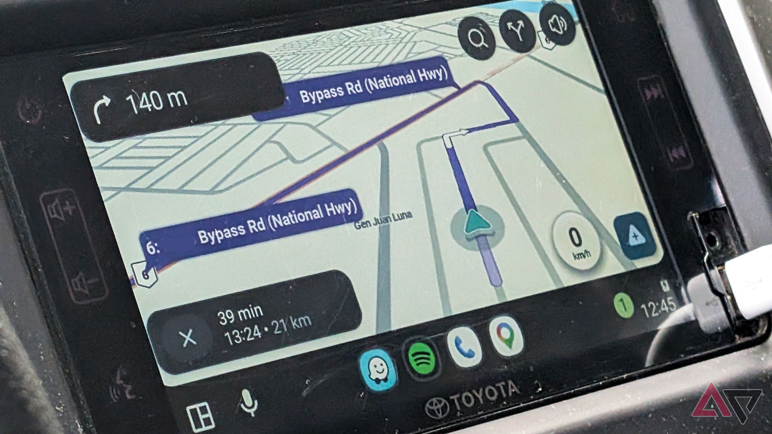 Your Android Auto just lost a critical driving feature, and no-one knows why