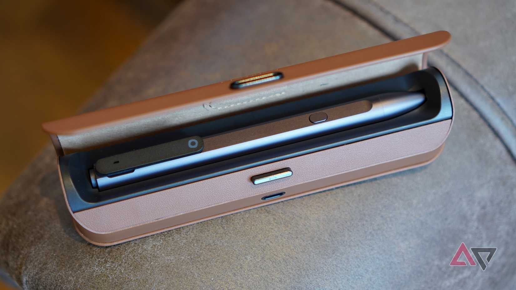 The Flowtica Scribe in its case