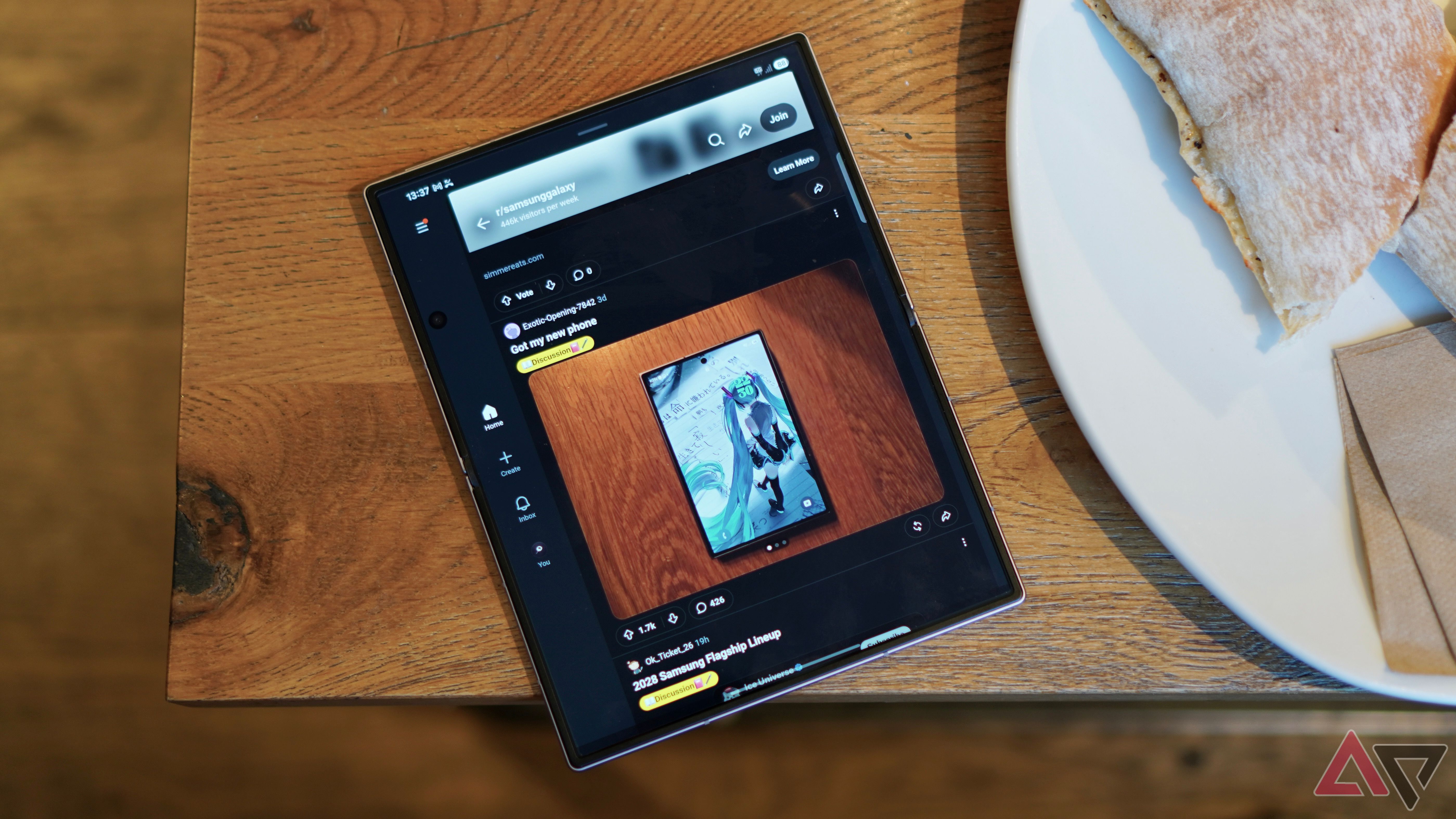 The Reddit app on the Samsung Galaxy Z Fold 8