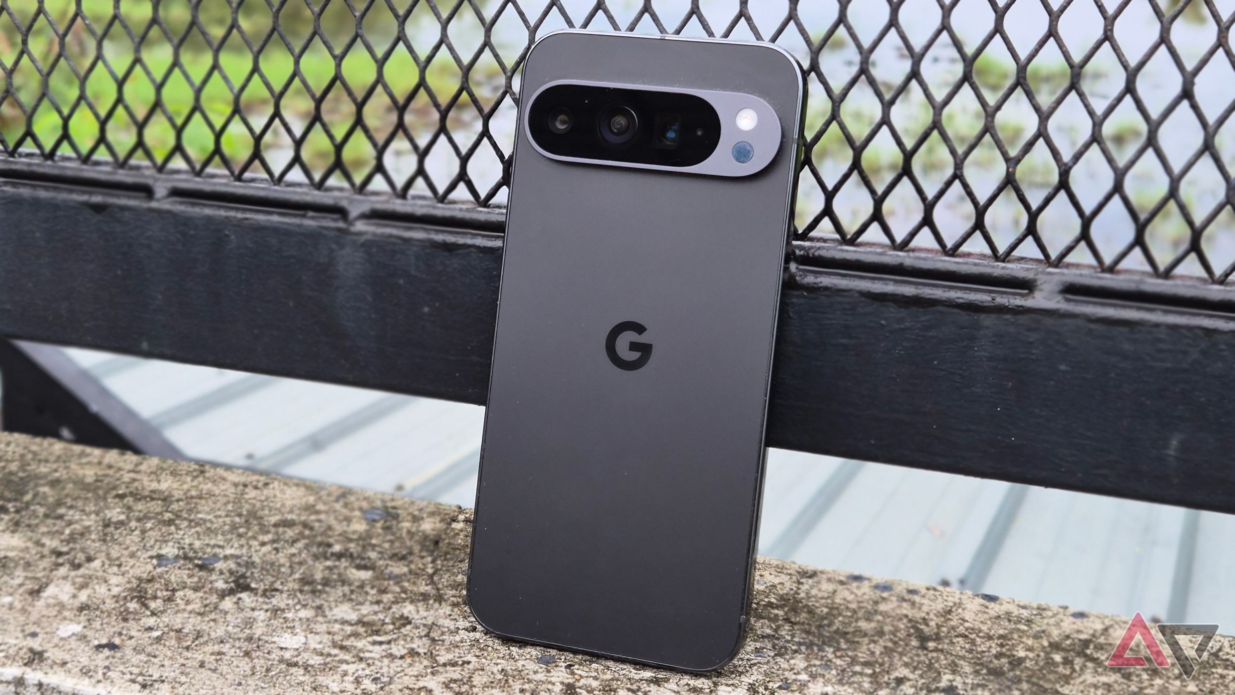 I am desperate to ditch my Pixel for a Galaxy, but these Google features keep dragging me back