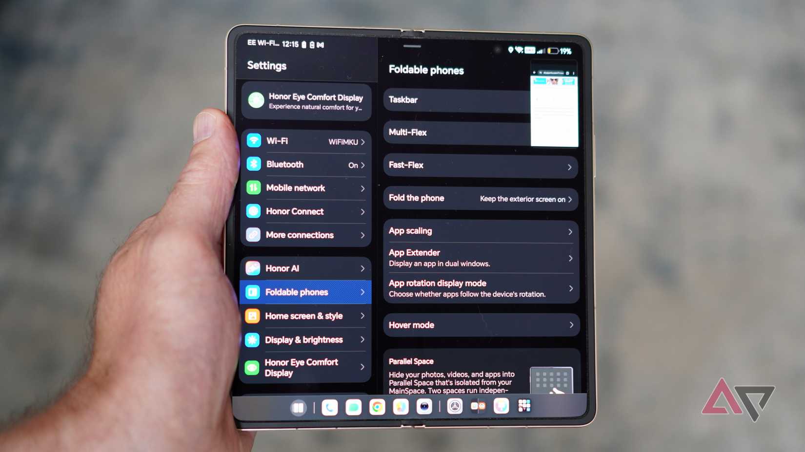 The foldable phone features on the Honor Magic V6