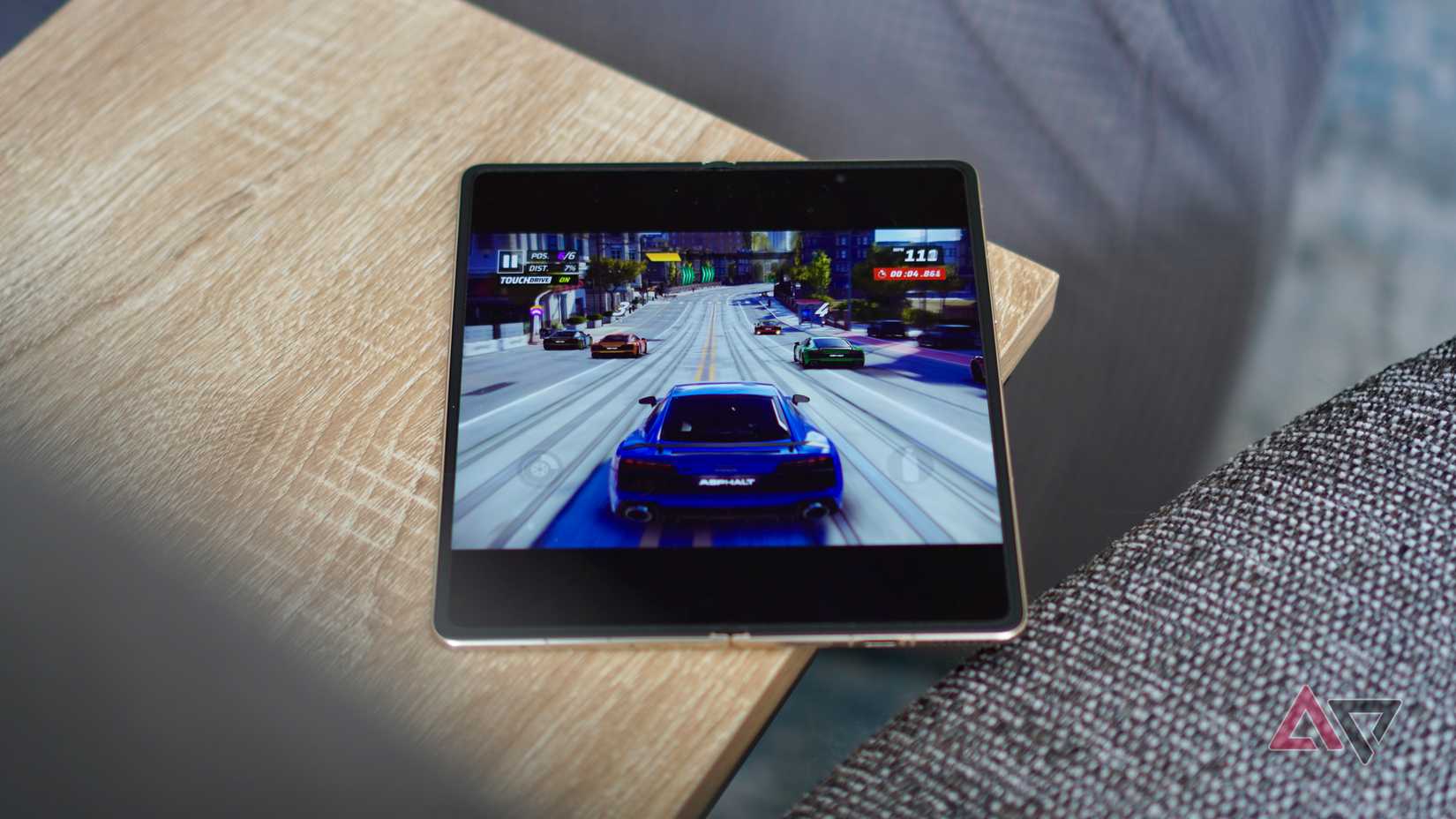 A game on the Honor Magic V6