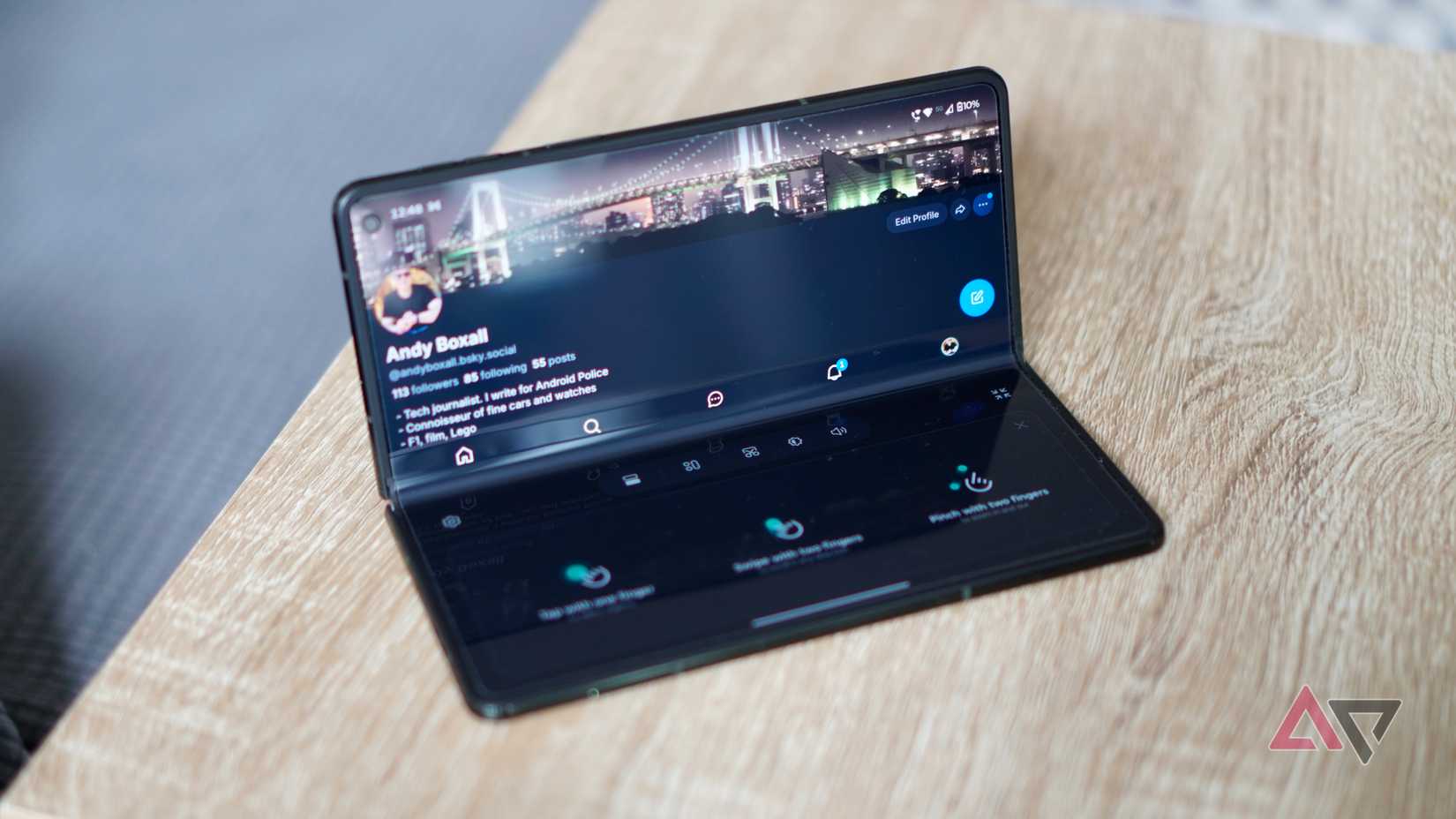 The desktop mode on the Motorola Razr Fold