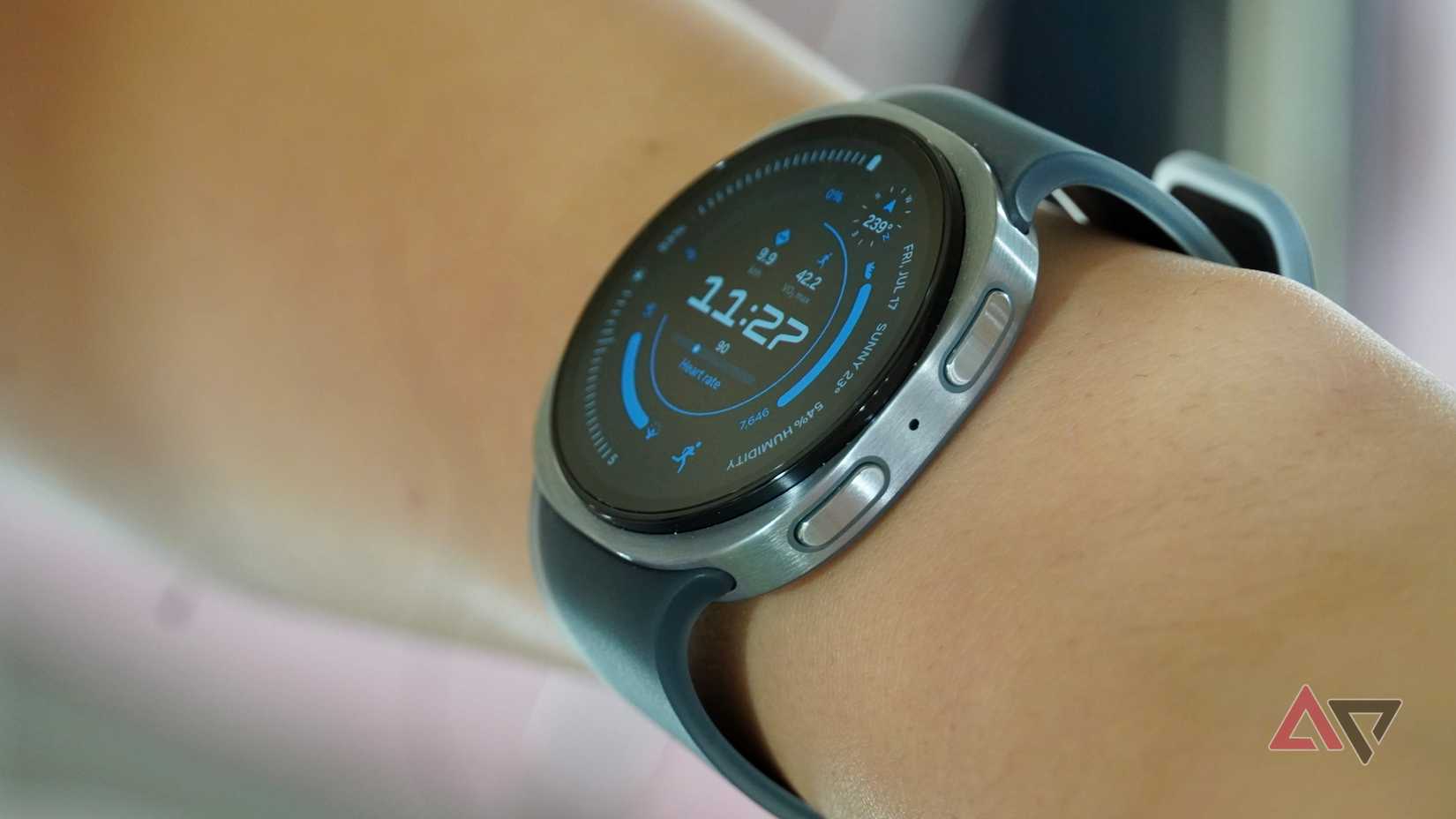 Новый цвет Dark Bronze для Apple Watch Series 12 и его роль в дизайне носимых устройств — иллюстрация 6 к материалу