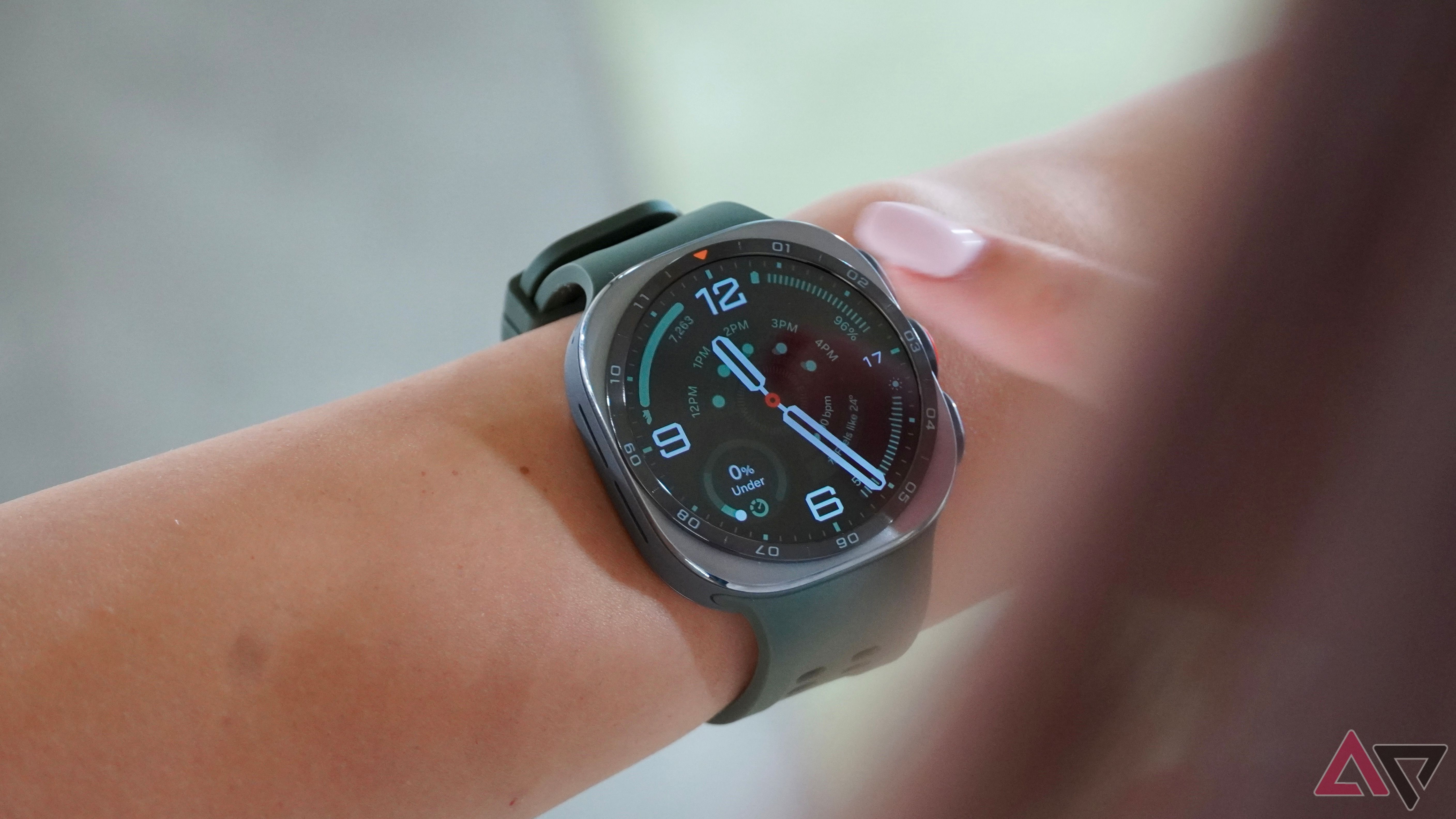 I wore the Galaxy Watch Ultra2 and Galaxy Watch 9. Real upgrades are hidden inside