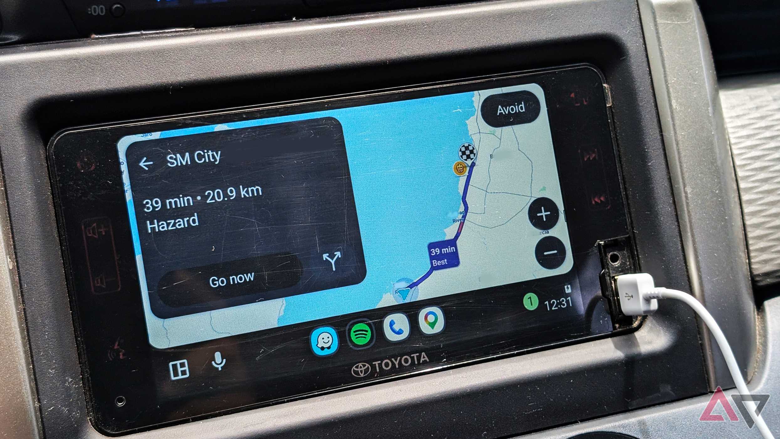 Waze app used in a Toyota vehicle infotainment display via Android Auto