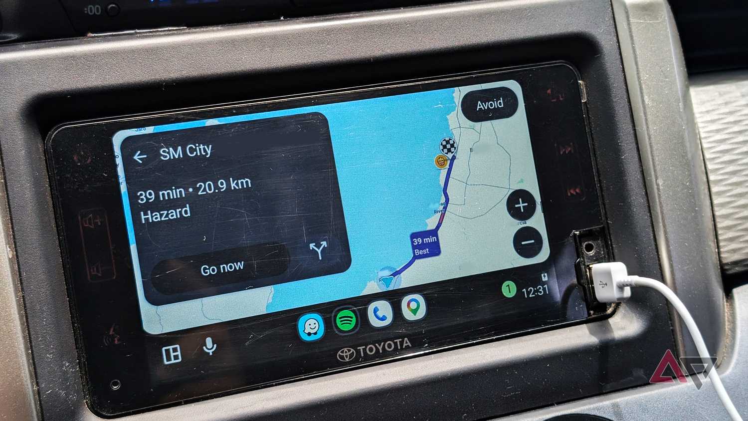 Waze app used in a Toyota vehicle infotainment display via Android Auto